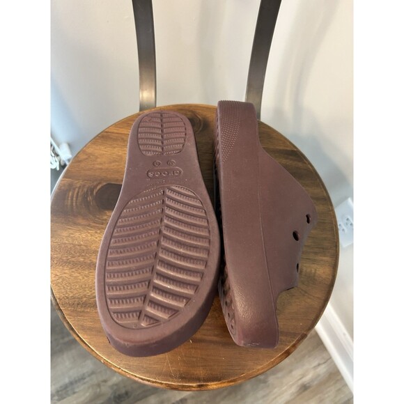 Crocs Womens Platform Size 9 Sandals Burgundy Slide Open Toe Beach Comfort - Picture 4 of 7
